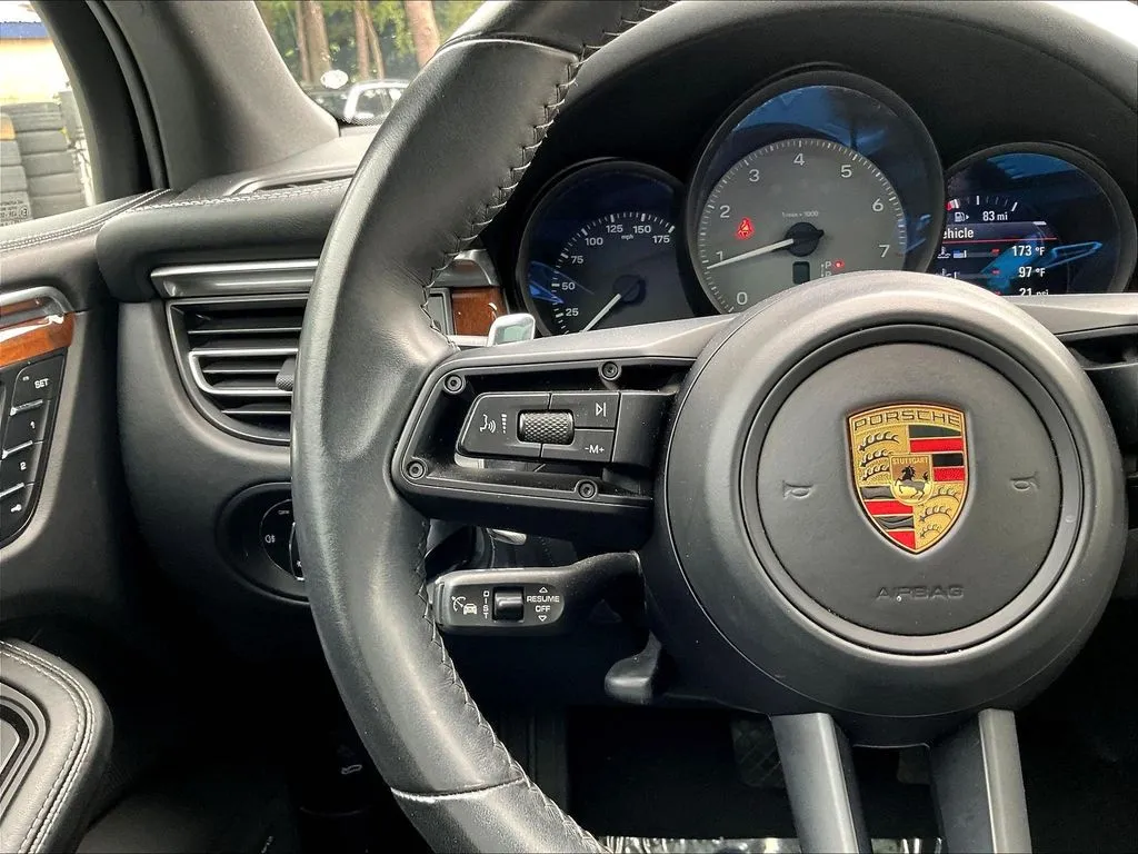 Porsche Macan photo 10