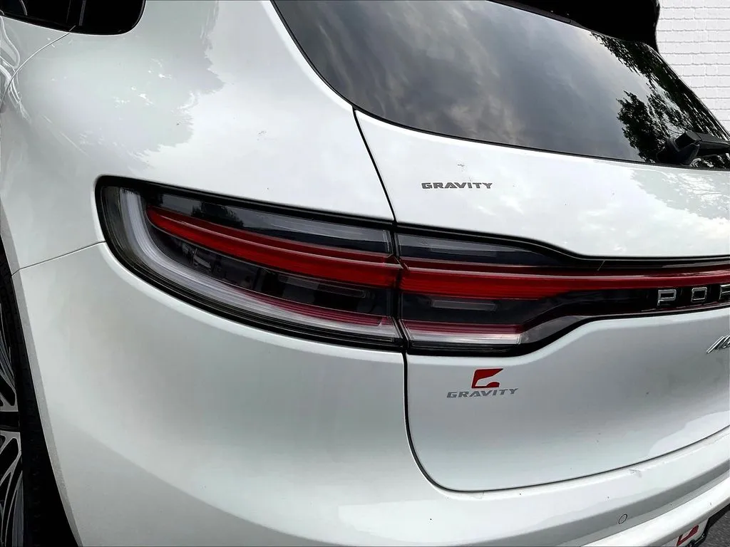 Porsche Macan photo 18