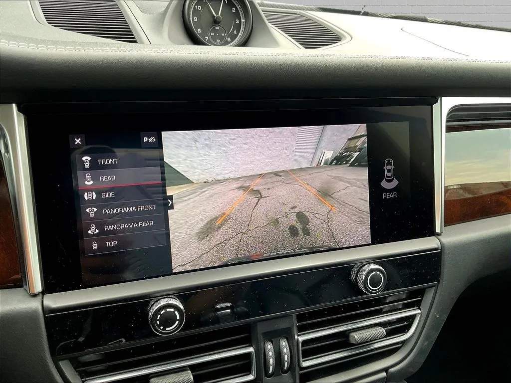 Porsche Macan photo 13