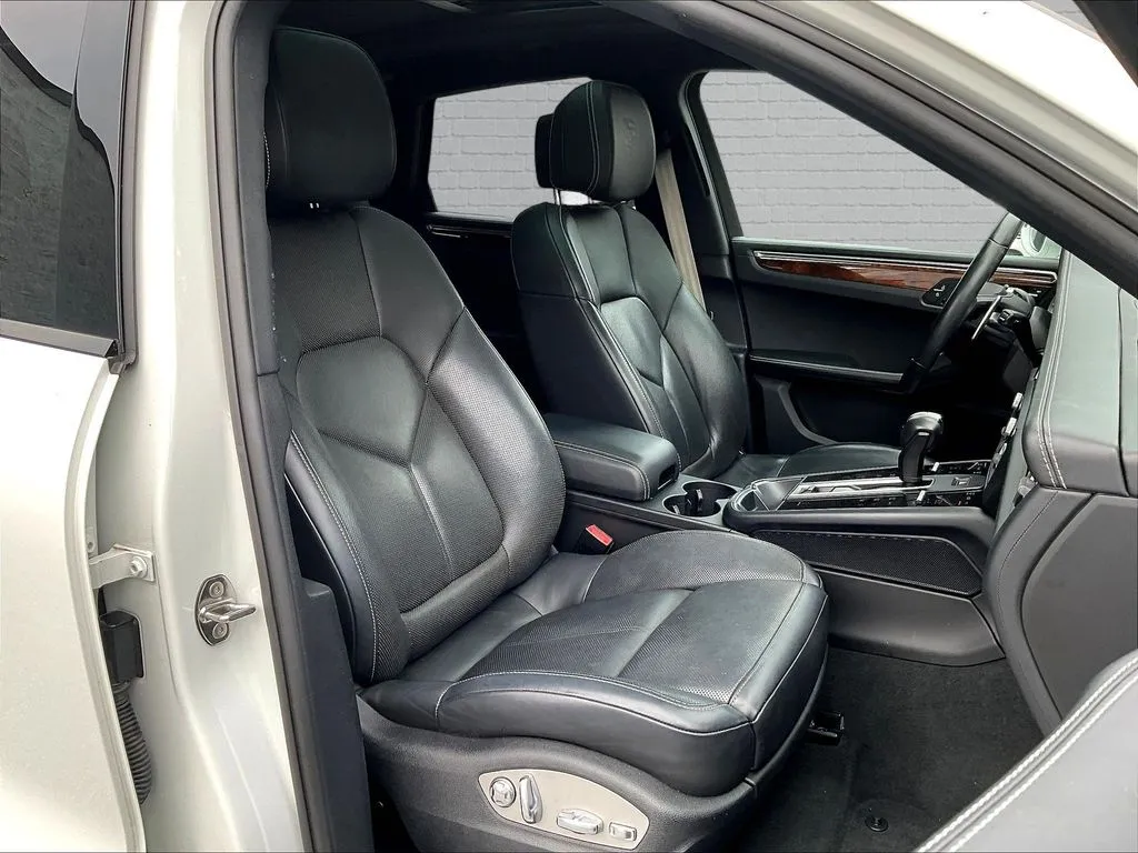 Porsche Macan photo 23