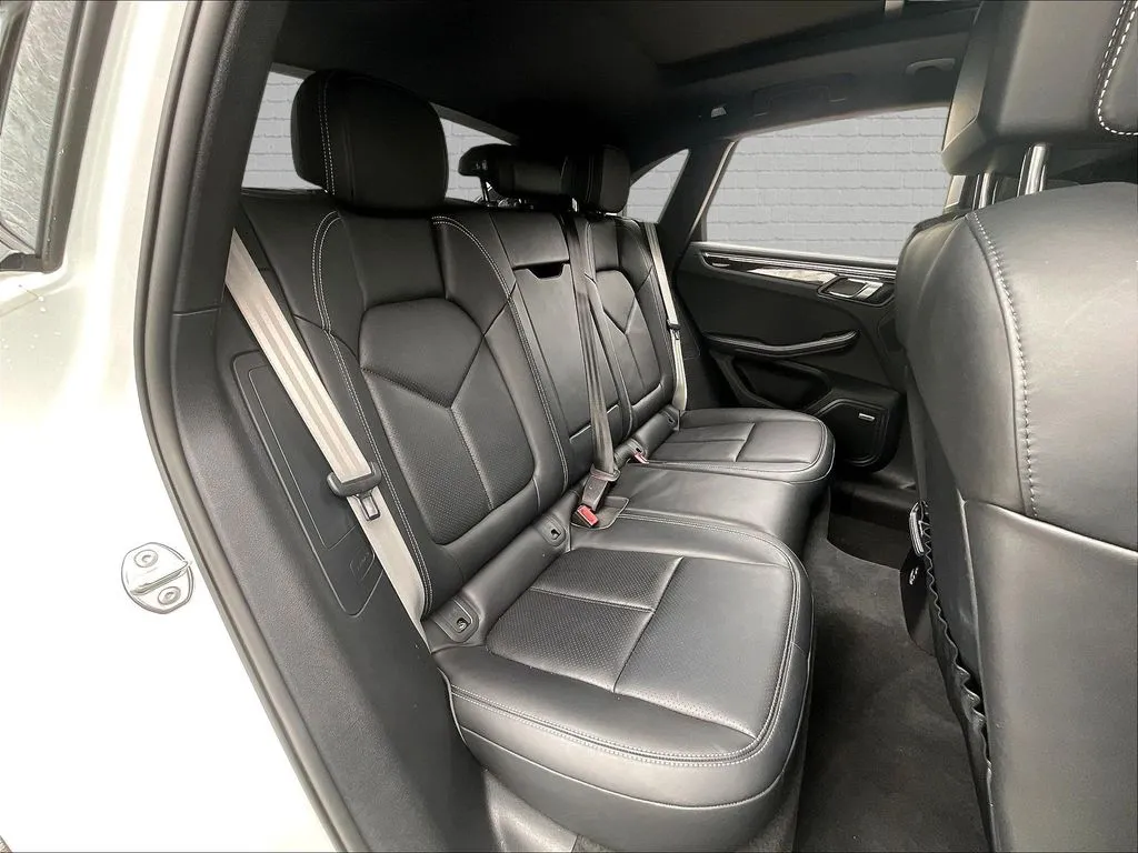 Porsche Macan photo 20
