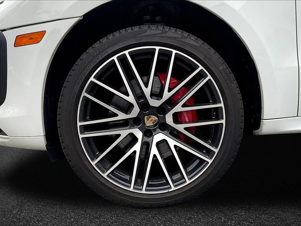 Porsche Macan photo 24
