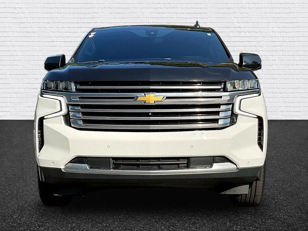 Chevrolet Tahoe photo 2