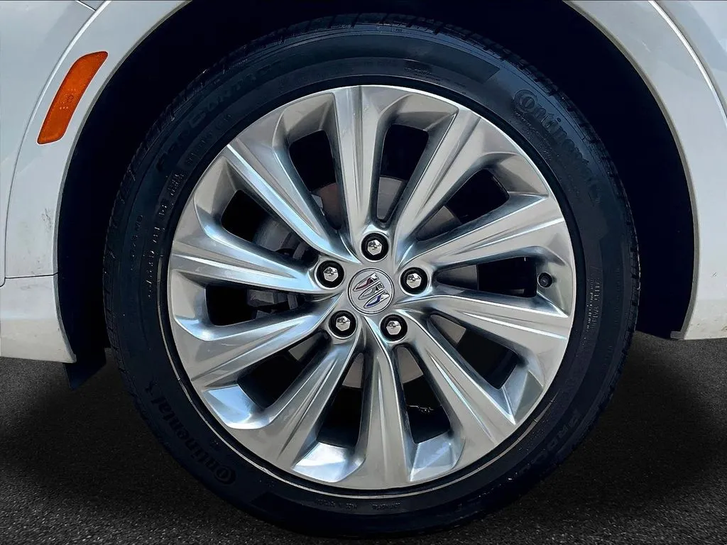 Buick Envista photo 25