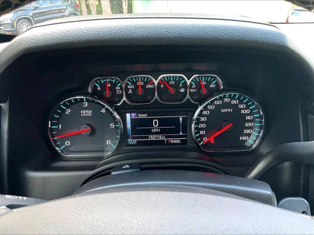 GMC Yukon photo 11