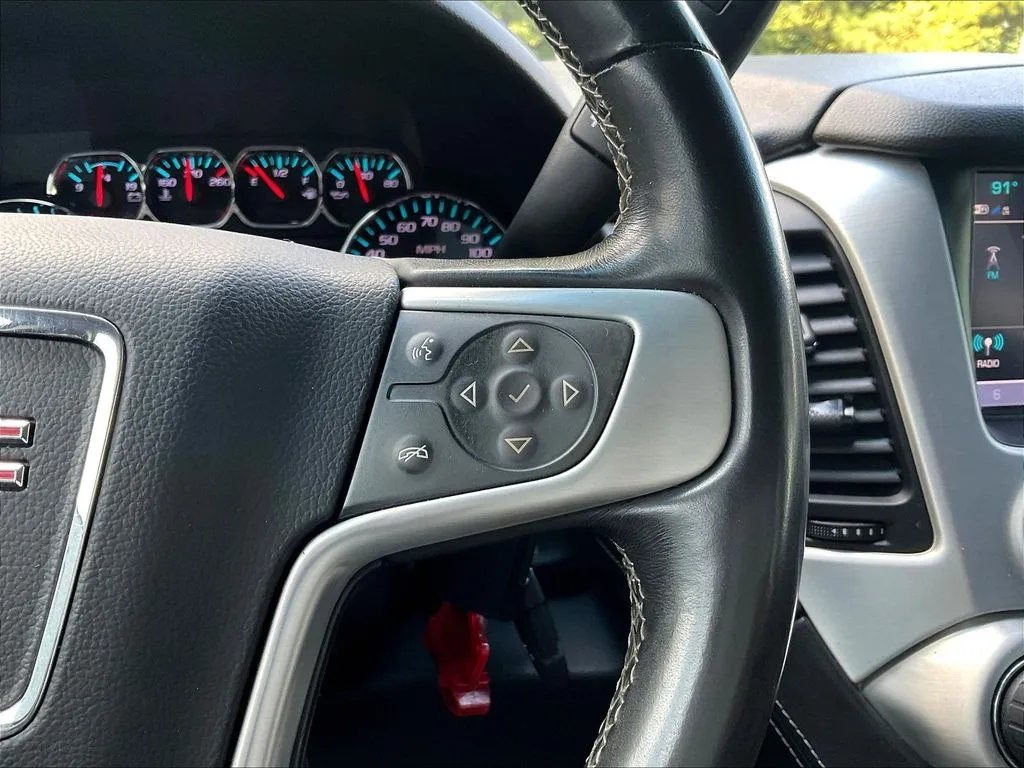 GMC Yukon photo 10