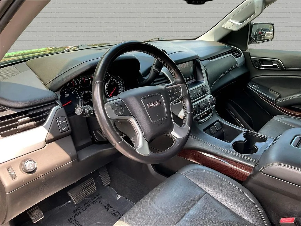 GMC Yukon photo 13