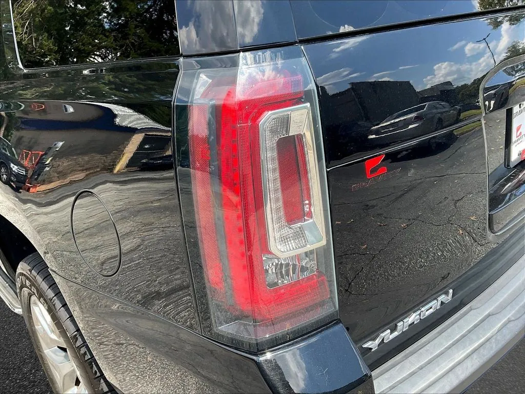 GMC Yukon photo 18