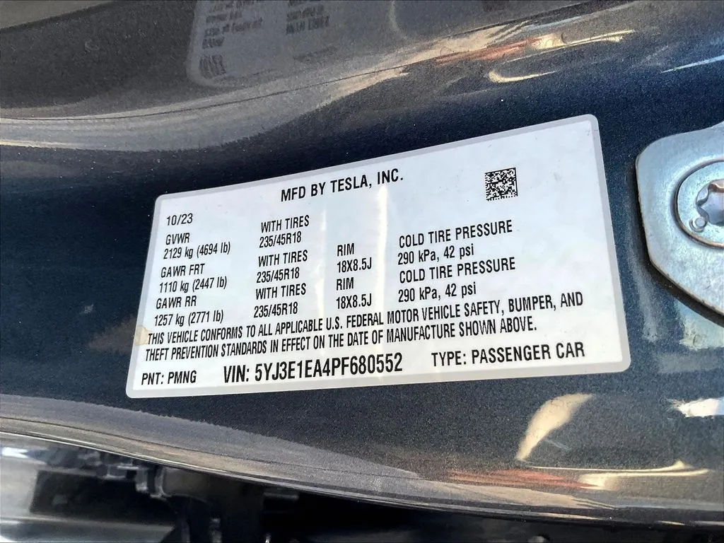 Tesla Model 3 photo 14