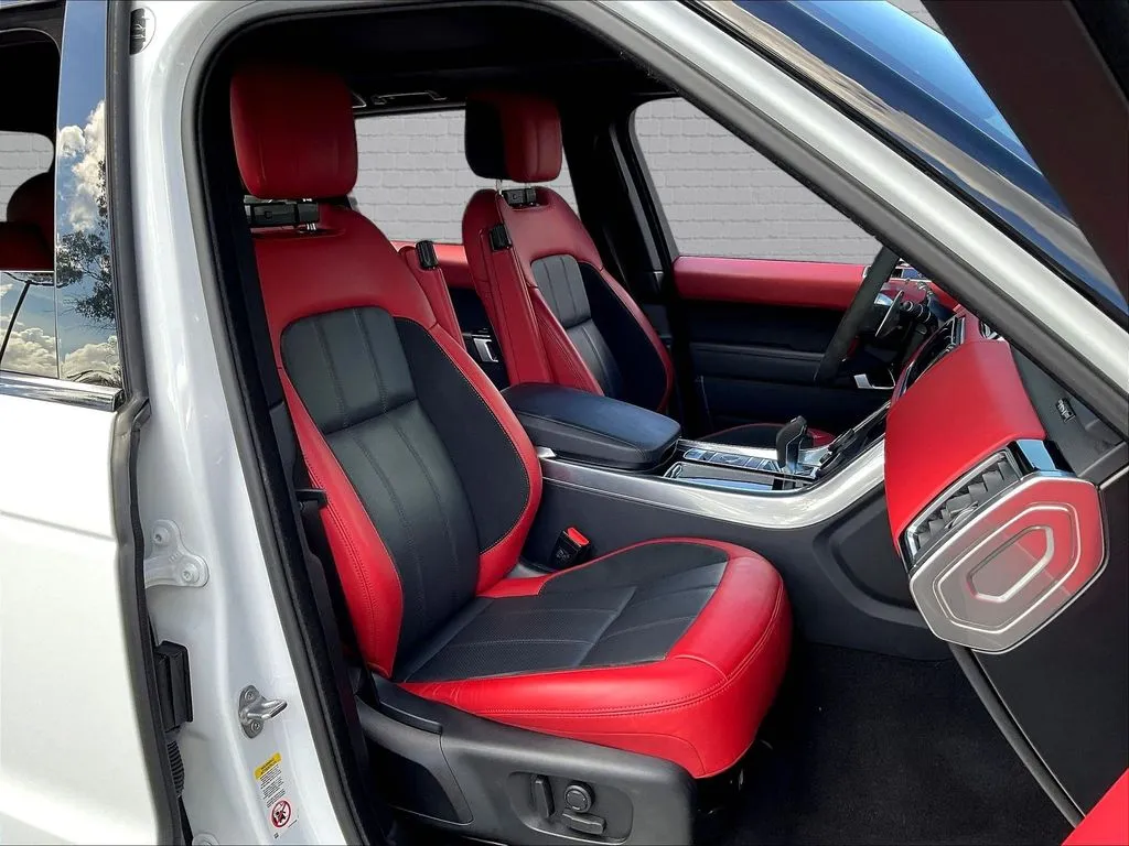 Land Rover Range Rover Sport photo 24