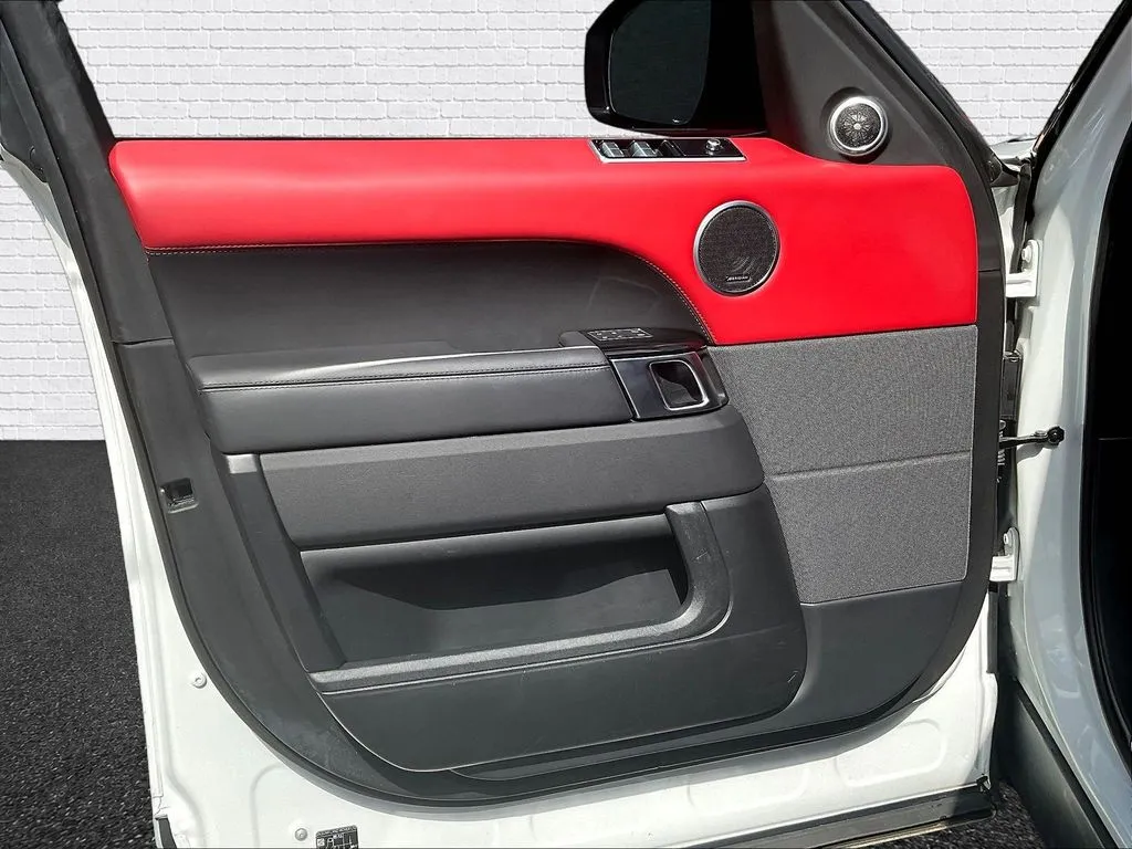 Land Rover Range Rover Sport photo 15