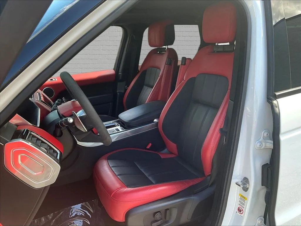Land Rover Range Rover Sport photo 16