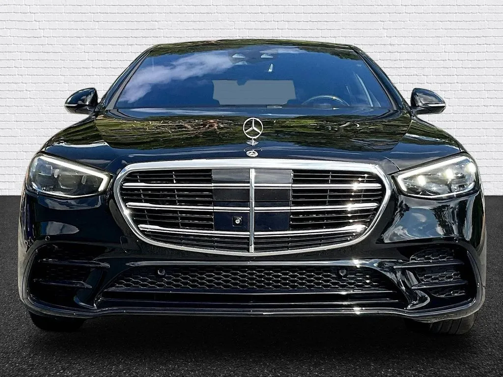 Mercedes-Benz S-Class photo 2