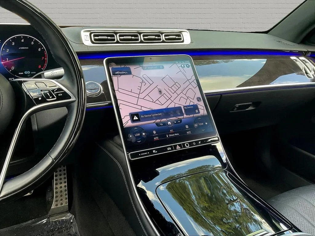 Mercedes-Benz S-Class photo 9