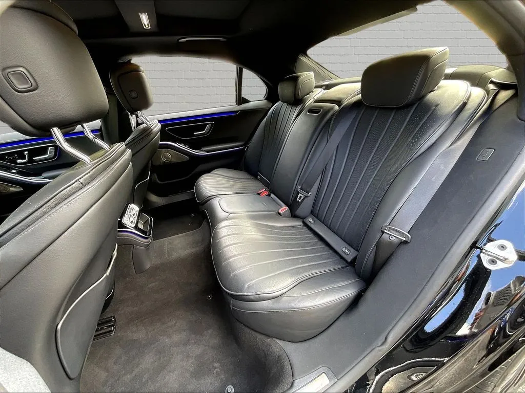 Mercedes-Benz S-Class photo 18