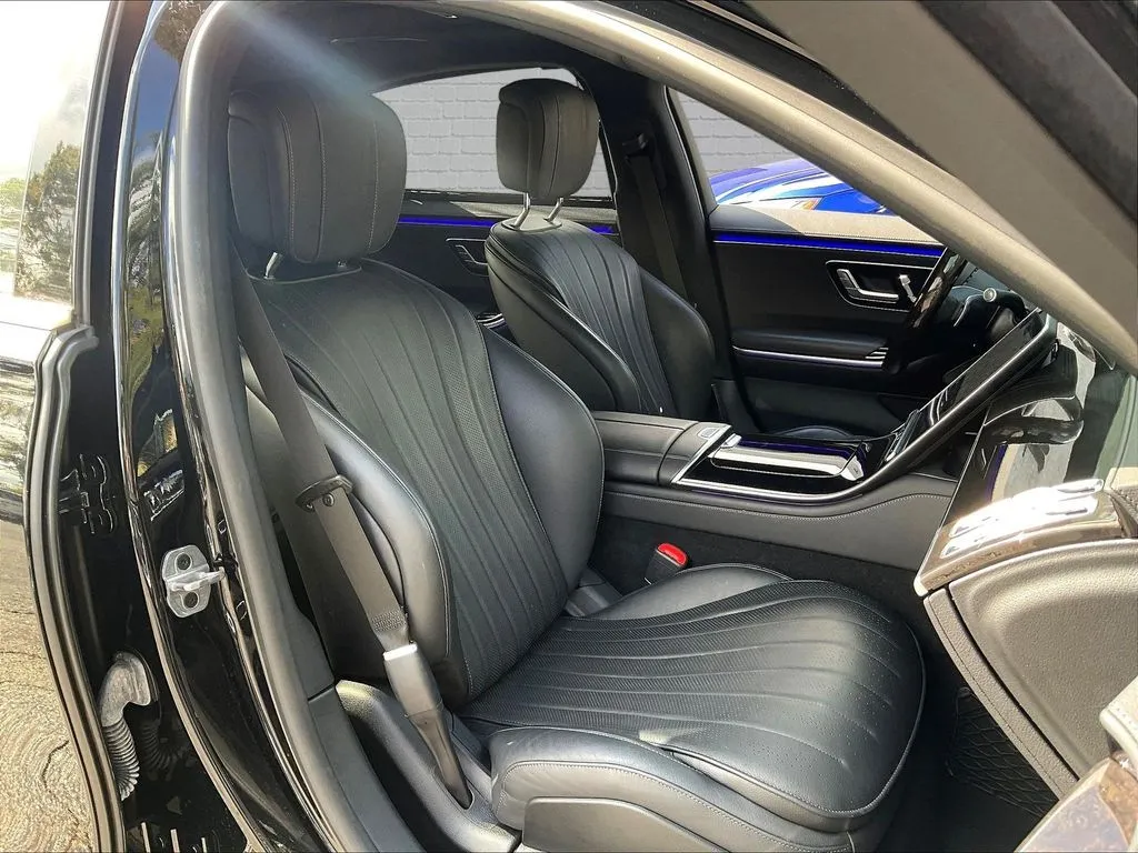 Mercedes-Benz S-Class photo 24