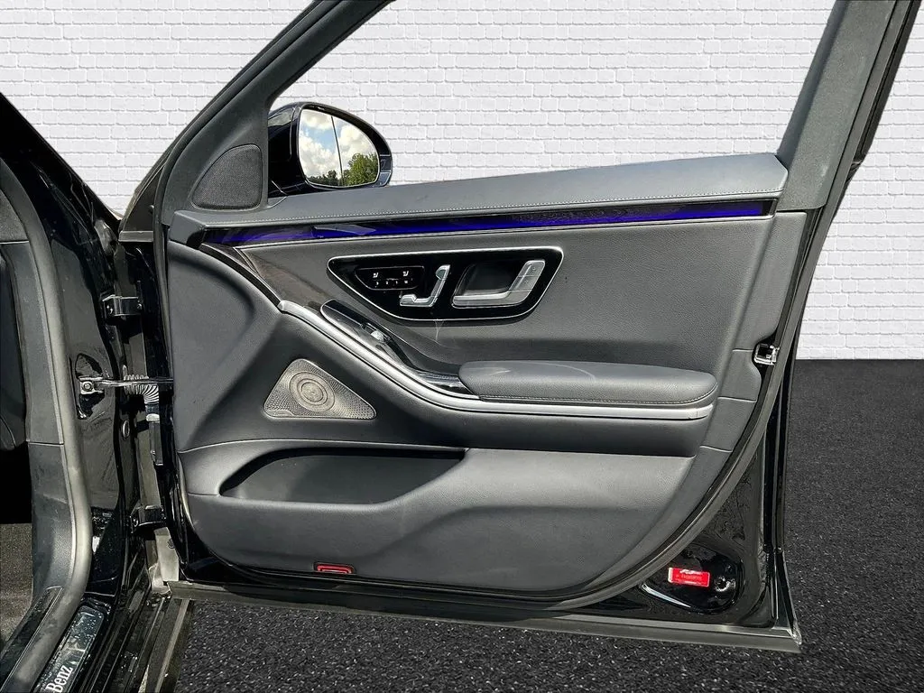 Mercedes-Benz S-Class photo 23