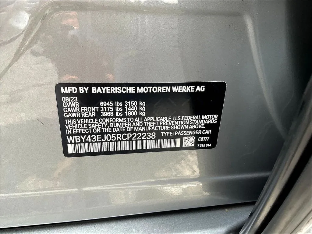 BMW i7 photo 16