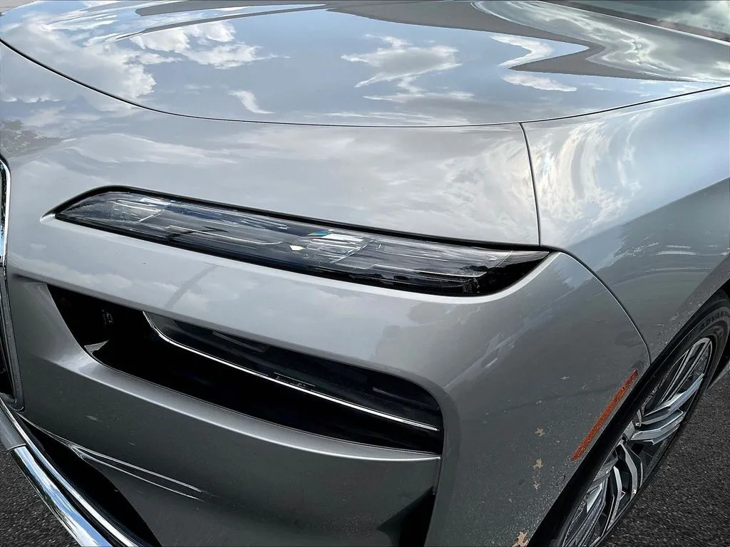 BMW i7 photo 27