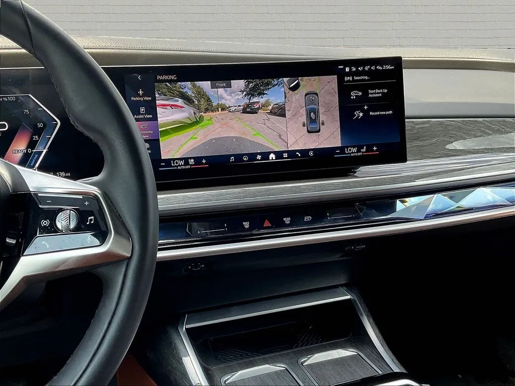 BMW i7 photo 8