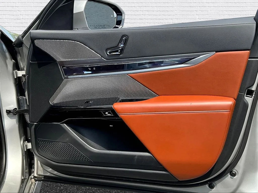 BMW i7 photo 25