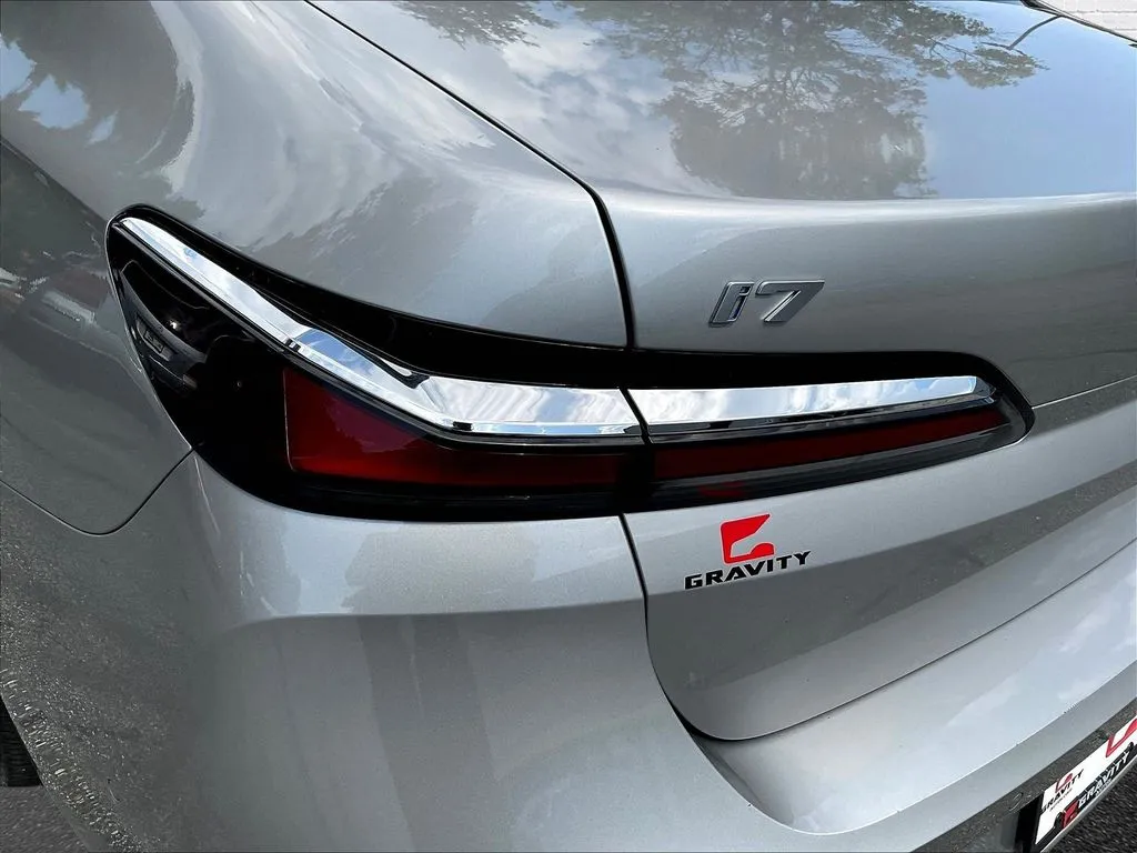 BMW i7 photo 20