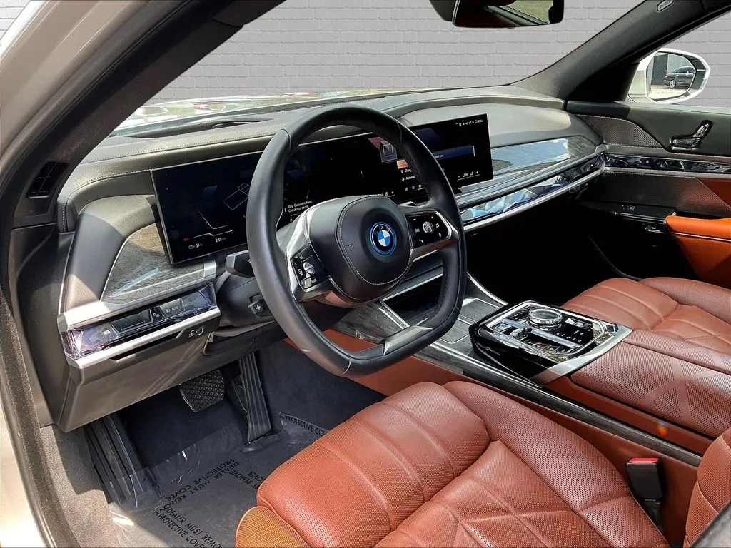 BMW i7 photo 14