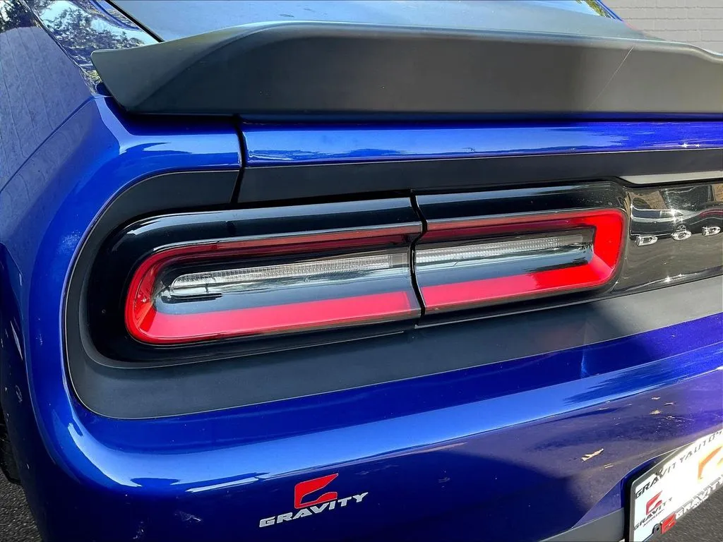 Dodge Challenger photo 18