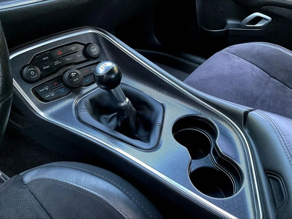 Dodge Challenger photo 15