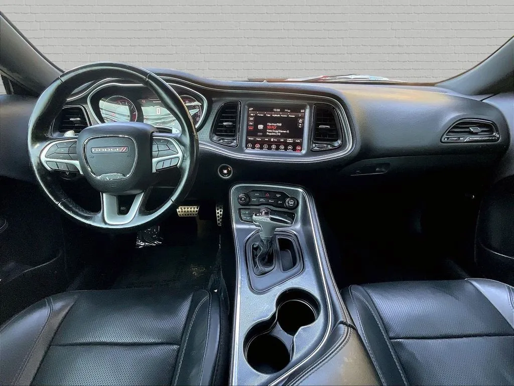 Dodge Challenger photo 7