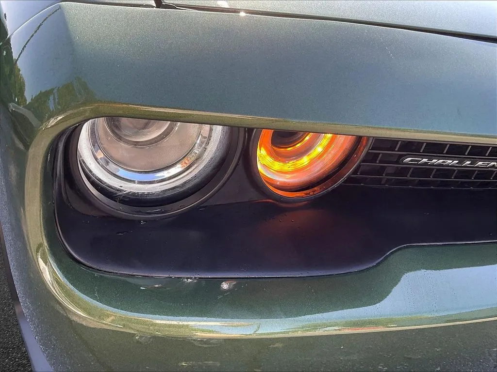 Dodge Challenger photo 18