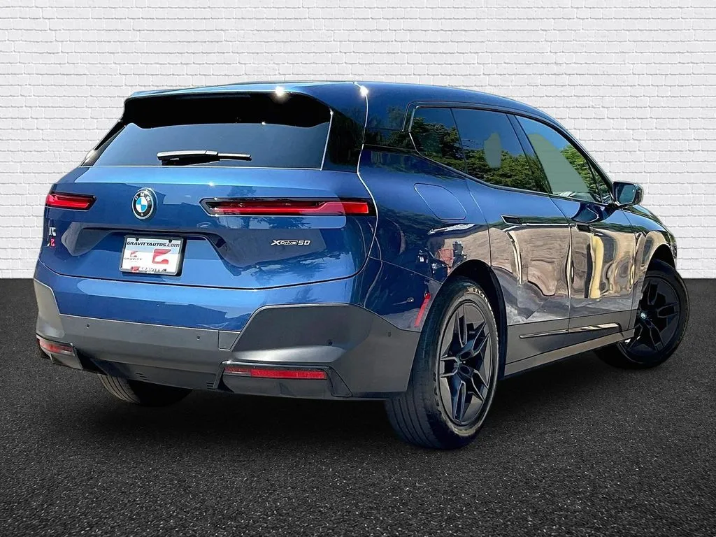 BMW iX photo 6