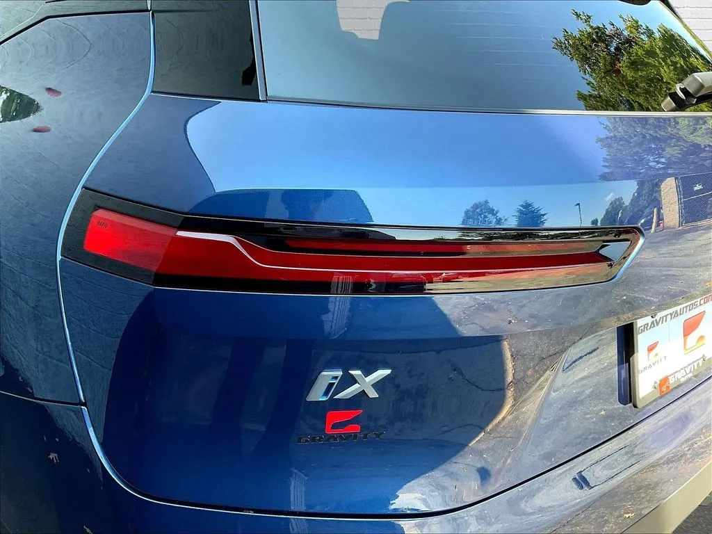 BMW iX photo 20