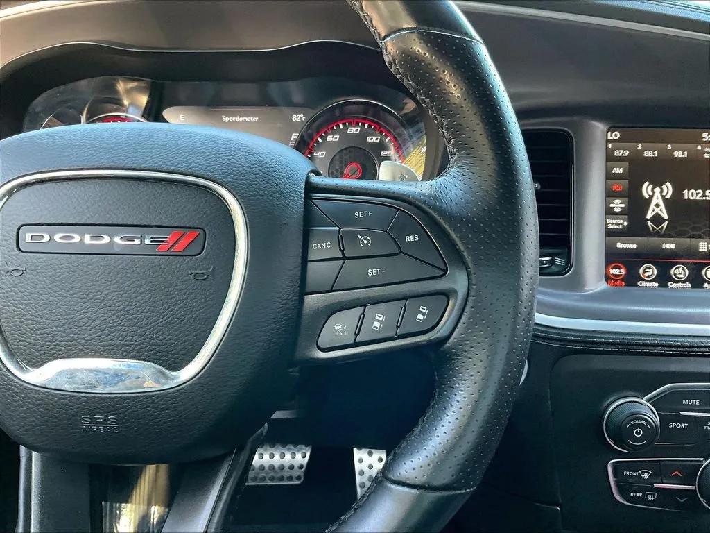 Dodge Charger photo 10