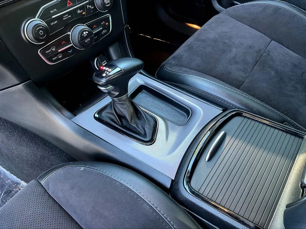 Dodge Charger photo 14