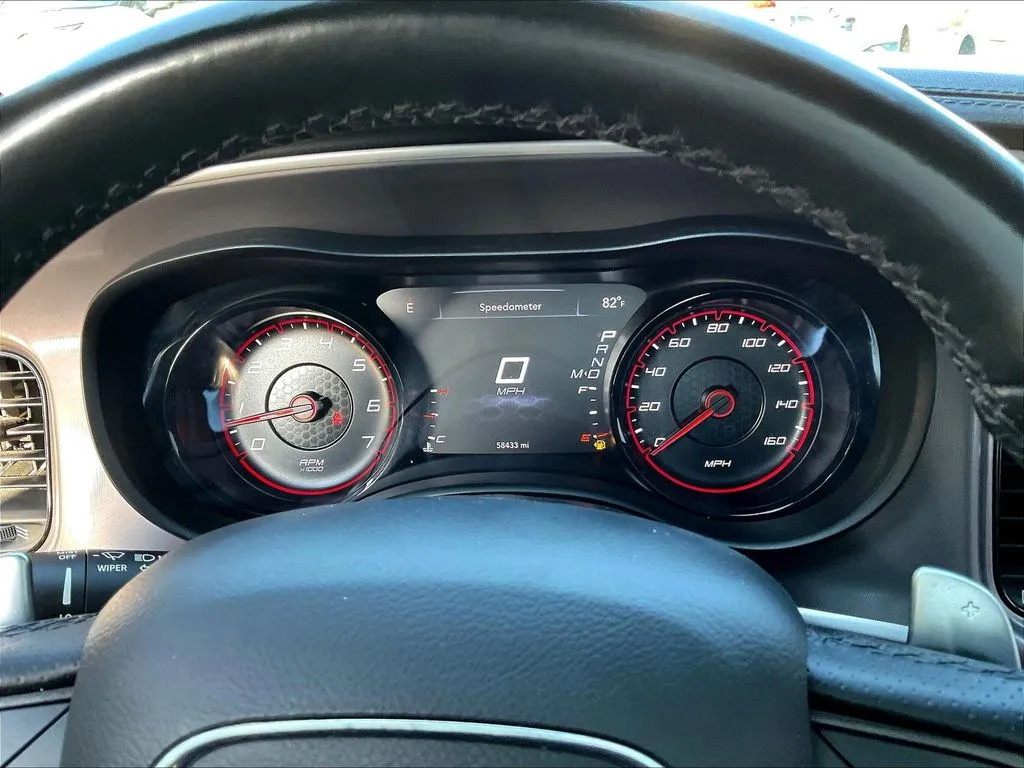 Dodge Charger photo 11