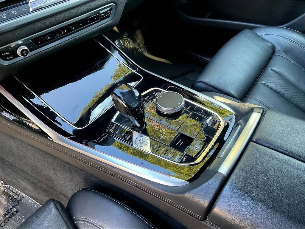 BMW X7 photo 16