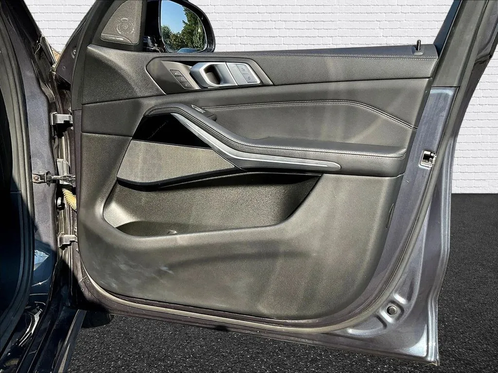BMW X7 photo 24