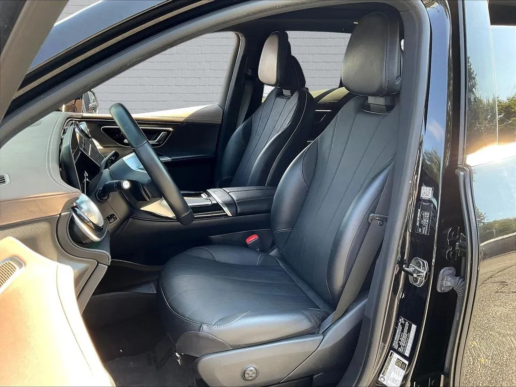 Mercedes-Benz EQE photo 15