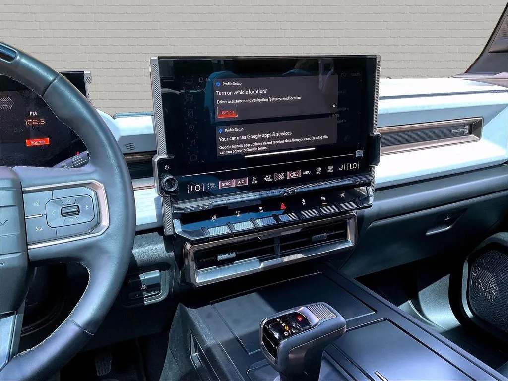 GMC Hummer EV photo 9