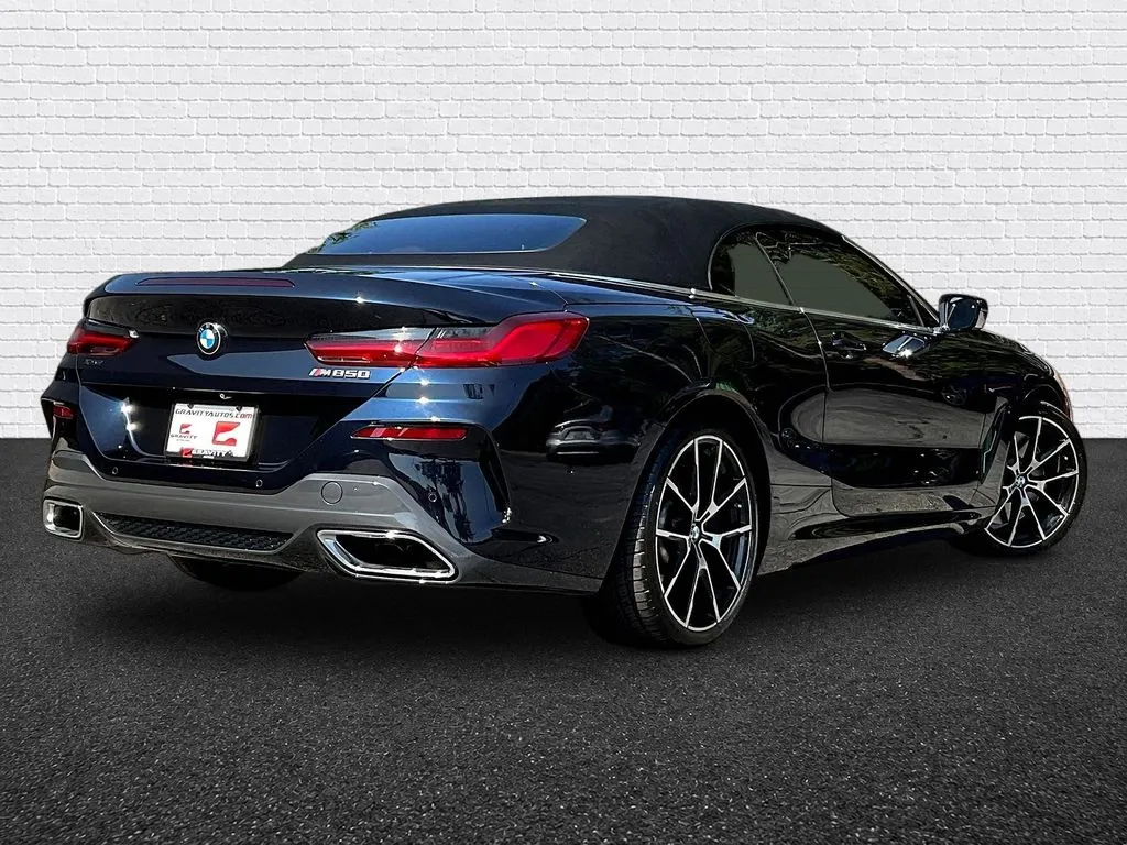 BMW 8 Series photo 6