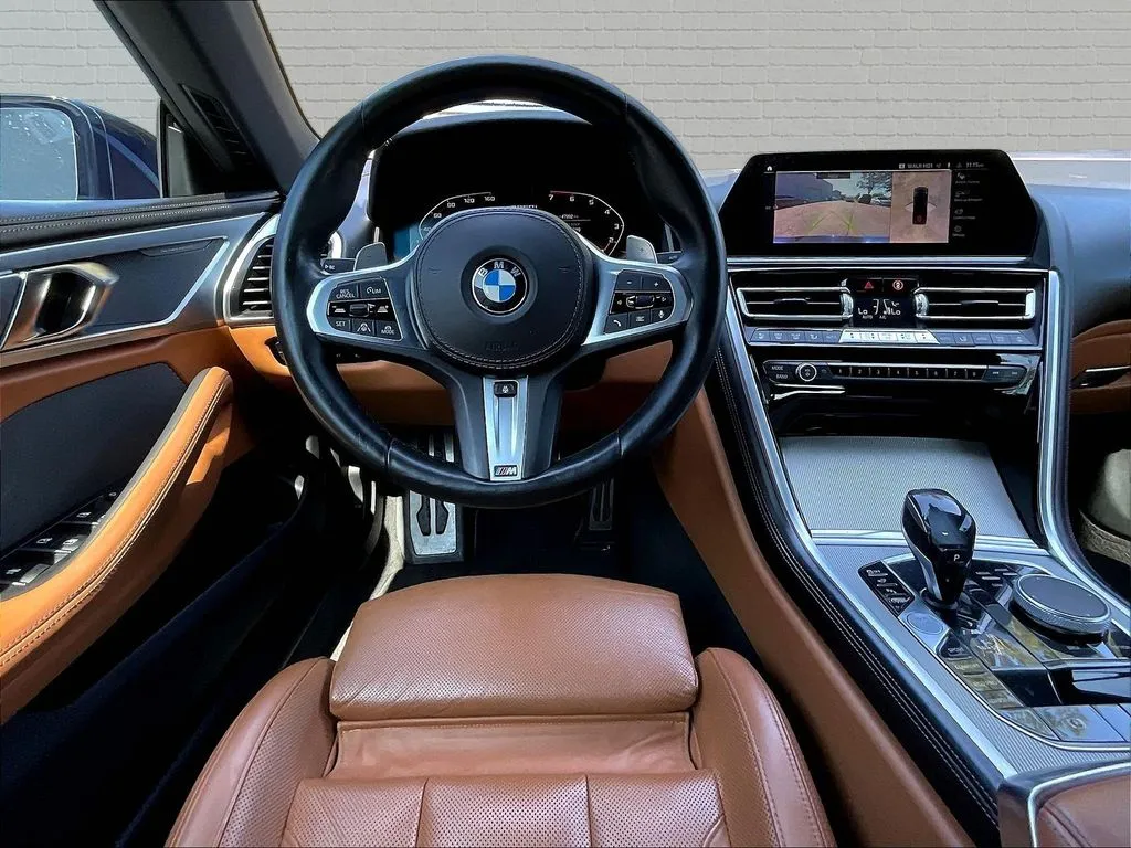 BMW 8 Series photo 8