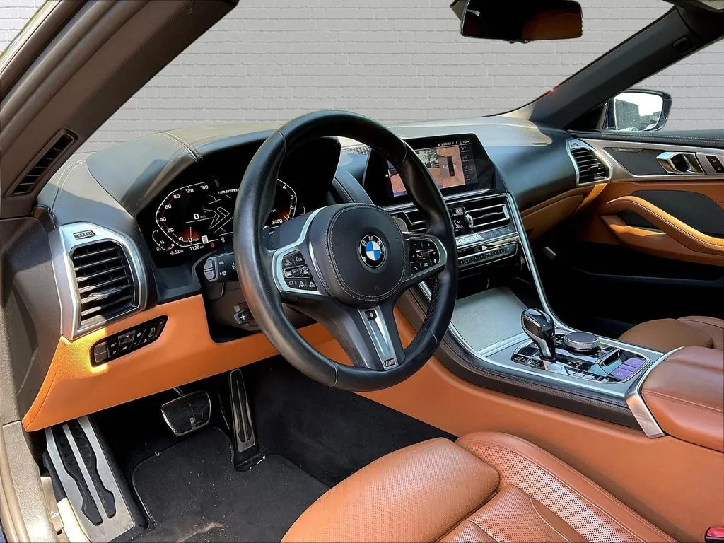 BMW 8 Series photo 14