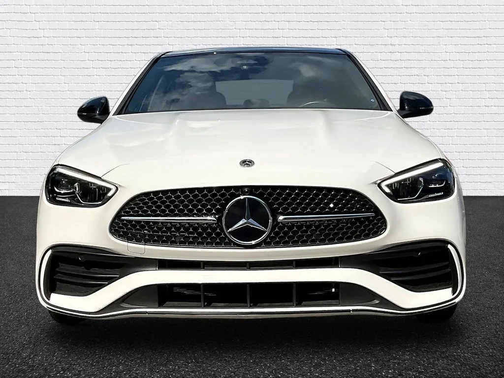 Mercedes-Benz C-Class photo 2