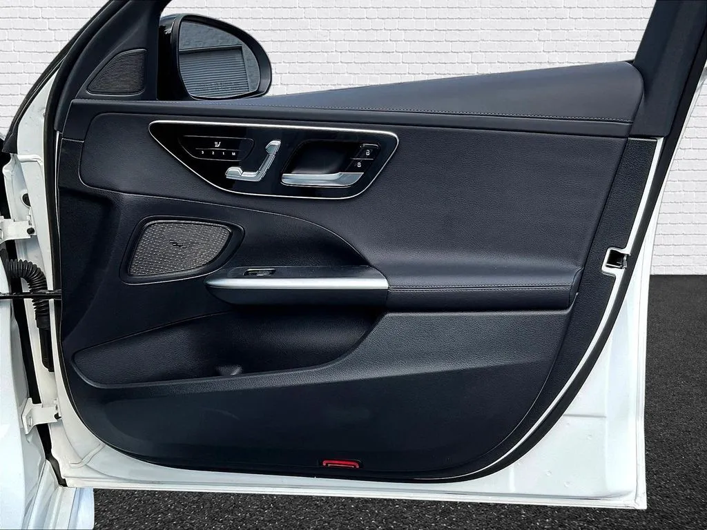 Mercedes-Benz C-Class photo 22
