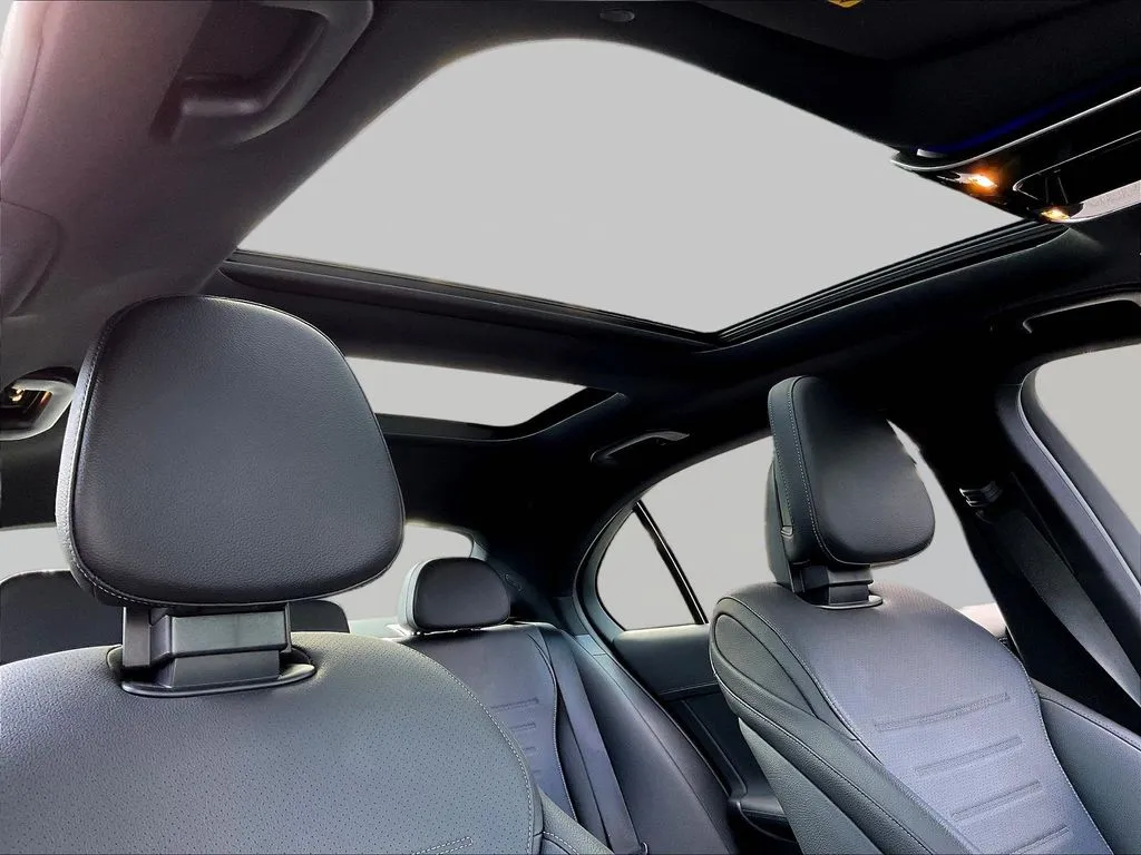 Mercedes-Benz C-Class photo 21