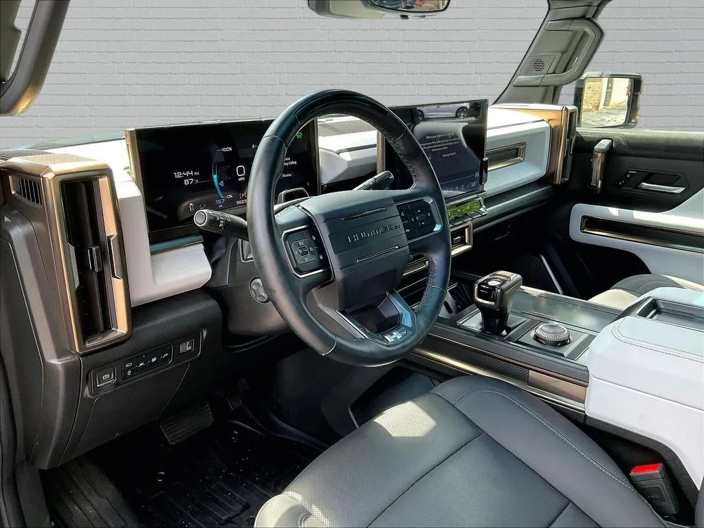 GMC Hummer EV SUV photo 14