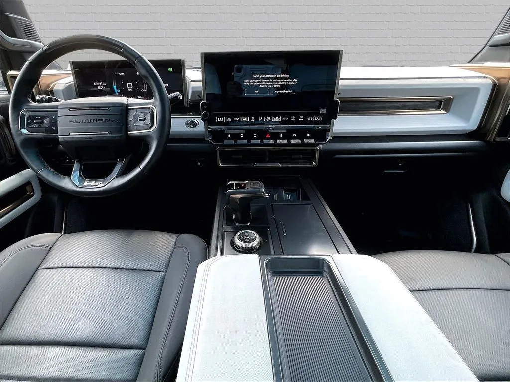 GMC Hummer EV SUV photo 7