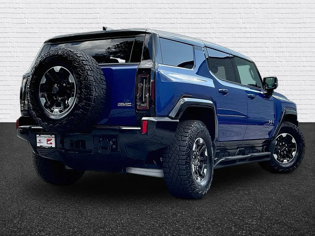 GMC Hummer EV SUV photo 6