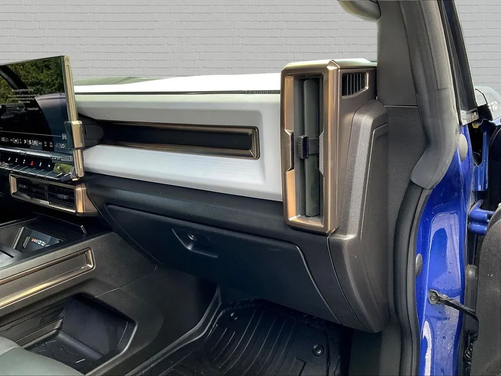 GMC Hummer EV SUV photo 23